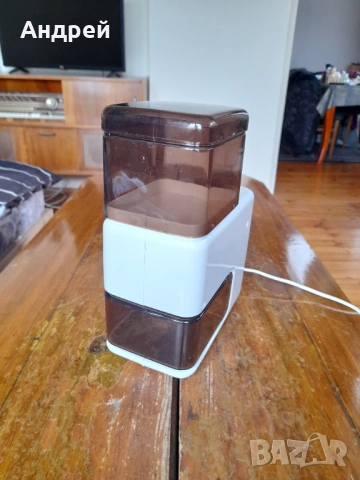 Стара кафемелачка Изгрев 66, снимка 5 - Антикварни и старинни предмети - 53328535