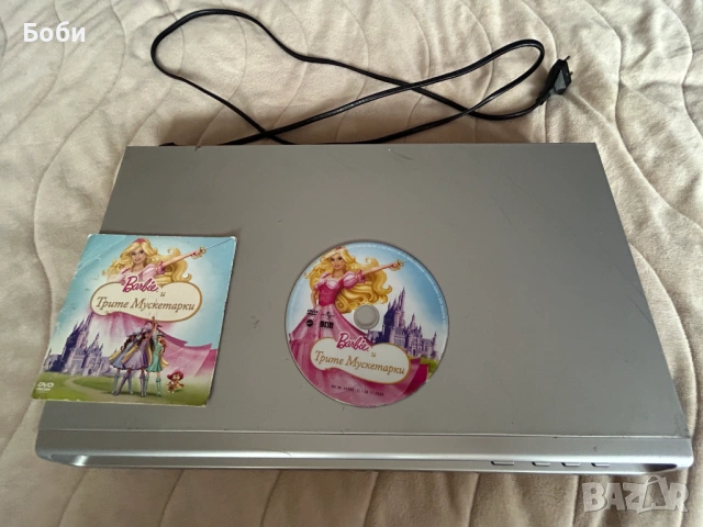 DVD плейър United 6075 използван, снимка 3 - Плейъри, домашно кино, прожектори - 53718329