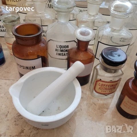 голяма колекция аптекарски шишета, снимка 4 - Антикварни и старинни предмети - 50576878