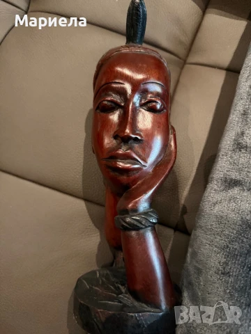 Махагонова статуетка,цена 85 лв.