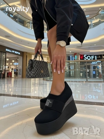 Обувки на платформа - черен неопрен