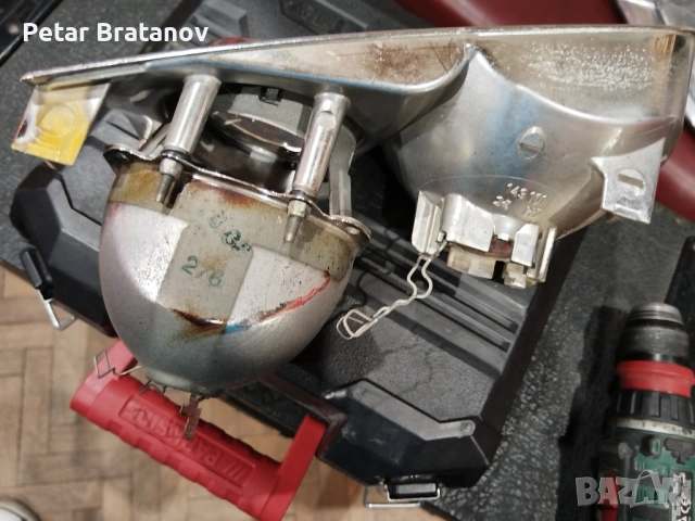 Рефлектор с лупа за ляв фар за Audi A6 C5 , снимка 2 - Части - 51732786