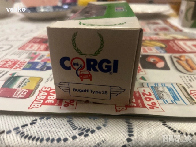 Английско Корги 1:43 Bugatti Type 35, снимка 4 - Колекции - 53250304