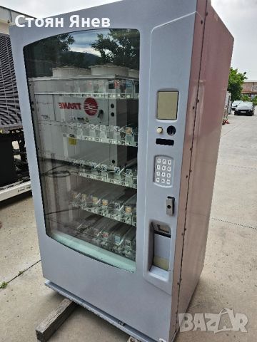Вендинг автомат за студени напитки Vendo VUE40, снимка 3 - Други машини и части - 45892786