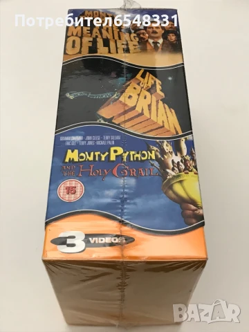 НОВИ Колекция видеокасети Monty Python VHS, снимка 3 - Други жанрове - 51410518