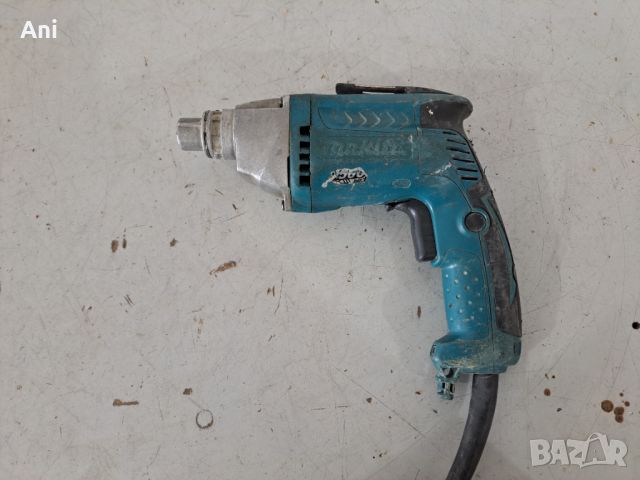 Винтоверт на ток - Makita 110 V 570 W, снимка 1 - Други машини и части - 46137855