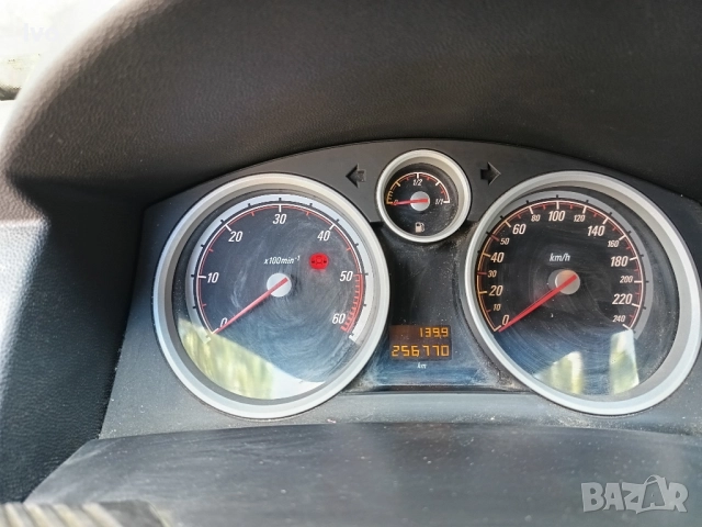 Опел Астра , снимка 2 - Автомобили и джипове - 52119605