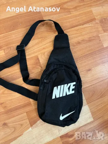 Чантичка Nike, снимка 1 - Чанти - 49097747