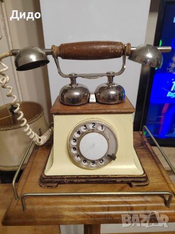 Стар руски телефон., снимка 1 - Антикварни и старинни предмети - 46088450