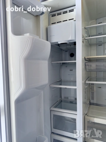 Двукрилен хладилник с фризер и вграден дисенсър за вода и лед Samsung, снимка 7 - Хладилници - 53924636