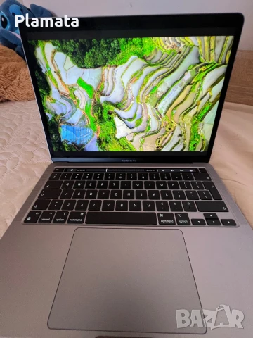 MacBook Pro 13-inch 2020 Touch Bar M1 8gb Ram 512 ssd + USB Hub