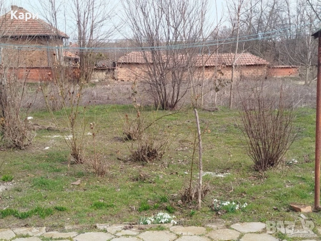  Просторна къща с двор 2600 кв.м в центъра на с. Морава – 27 500 €, снимка 3 - Къщи - 53917617