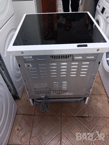 Свободно стояща печка с керамичен плот VOSS с две години гаранция!, снимка 2 - Печки, фурни - 52384612