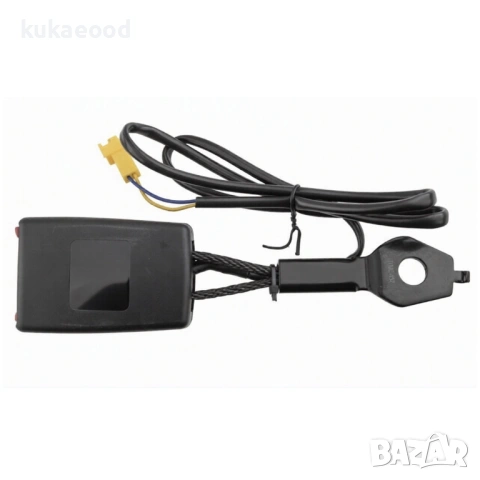 Гнездо за предпазен колан за Mercedes C-Class W204, снимка 4 - Части - 54062223