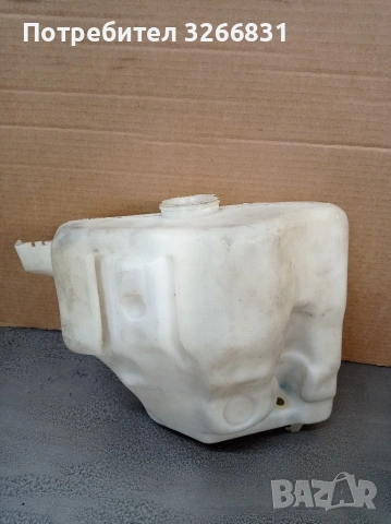 Фолксваген Пасат VW Passat 3/4 казанче течност за чистачки , снимка 2 - Части - 53637804