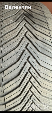 Всесезонни гуми 225/50/17 - 4 броя, снимка 7 - Гуми и джанти - 52707302
