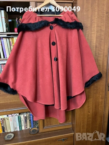 Дамска пелерина