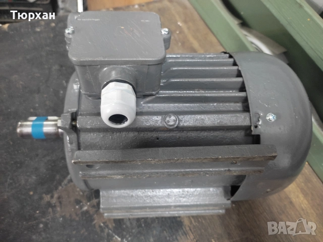 Монофазен електродвигател 1,10киловата, снимка 2 - Електродвигатели - 53511520