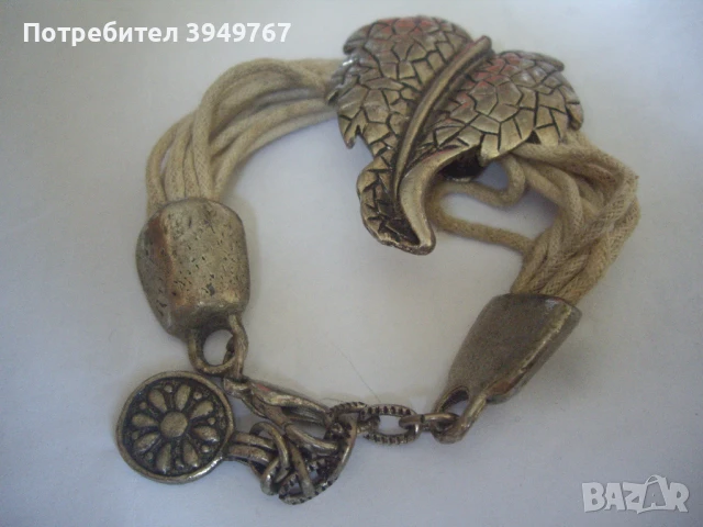 Стара ,масивна много интересна гривна.