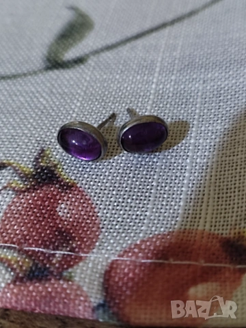 Малки сребърни обеци на винт