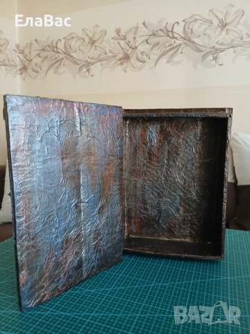 Подаръчна кутия книга от картон, снимка 3 - Ръчно изработени сувенири - 52904890