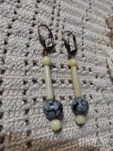 Обеци с обсидиан и камилска кост
