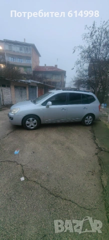 Kia Carens 2.0 CRDI, снимка 7 - Автомобили и джипове - 53911659