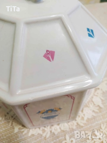 Порцеланова Кутия за Бисквити, снимка 10 - Сервизи - 52081463