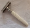 Винтидж, ретро самобръсначка - Gillette Slim Twist, снимка 1