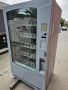 Вендинг автомат за студени напитки Vendo VUE40, снимка 3