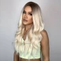 Висококачествена светло руса чуплива перука с тъмни корени на път, снимка 6
