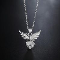 Сребърно колие " Сърце с крила " , снимка 2 - Колиета, медальони, синджири - 45371088