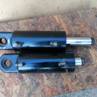 Хидравлични цилиндри , снимка 1 - Резервни части за машини - 45717585