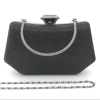 Малка дамска официална чанта с нестандартен дизайн 19/11см , снимка 3 - Чанти - 45011589