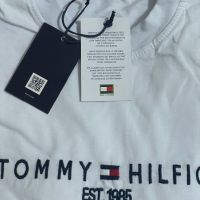 Тениски Tommy Hilfiger с бродирано лого размер XL, снимка 3 - Тениски - 46097424