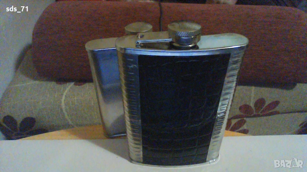 джобни бутилки за уиски и др алкохол ,неръждаеми 2бр ,250мл/ 300 мл по 25 лв бройката, снимка 1