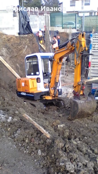 Услуги с 3.5 тонен багер, снимка 1