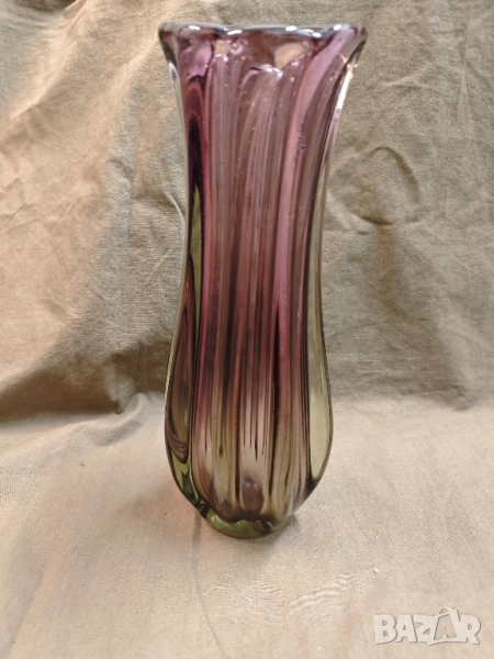 Продавам ваза цветно стъкло , снимка 1