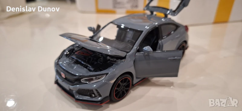 Honda Civic Type R 1:32 с отваряеми врати, капак, светещи фарове и стопове, снимка 1