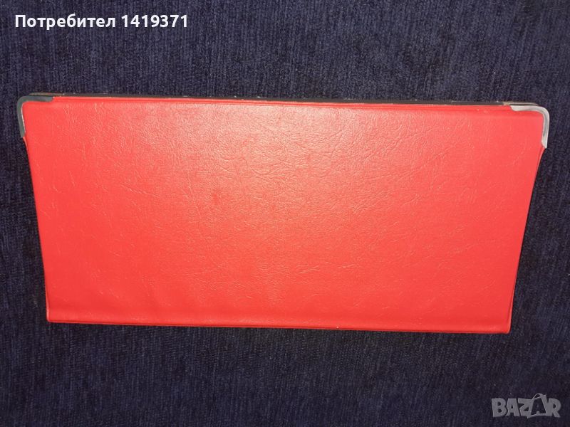 Здрав червен гумиран тефтер органайзер за колекционерски вещи: картички, монети, стикери или визитки, снимка 1