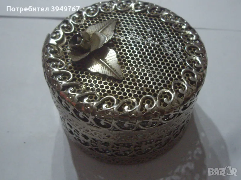 Стара кутиика за бижута., снимка 1