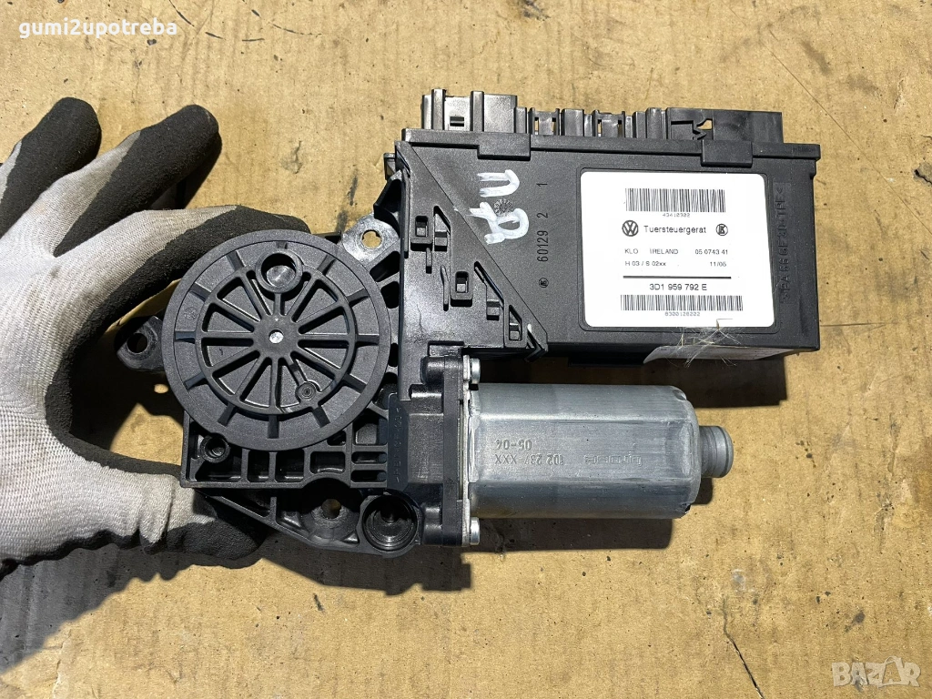 Моторче Преден Десен Прозорец 3d1959792e Porsche Cayenne S 4.5 2005г 9PA, снимка 1