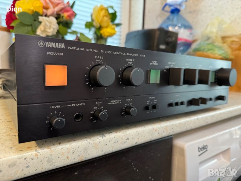 Yamaha C-04 Pre Amp Топ, снимка 1