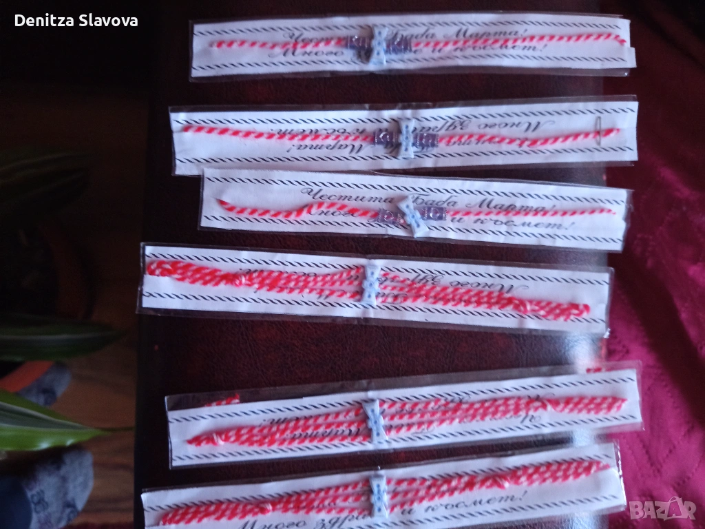 Продавам лот мартеници,275 броя., снимка 1