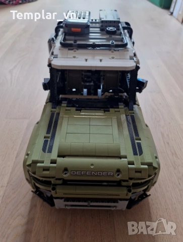 LEGO Technics Land Rover Defender 42110 +Книжка, снимка 4 - Конструктори - 51624485