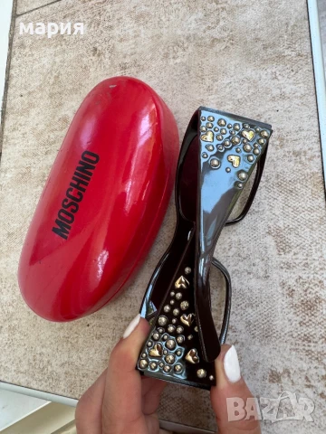 Оригинални слънчеви очила Moschino , снимка 2 - Слънчеви и диоптрични очила - 51109953