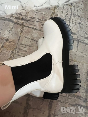 Кожени бели боти 