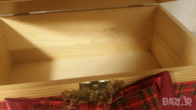 Коледна подаръчна декорация с дървена кутия в целофан, снимка 14 - Декорация за дома - 51708407