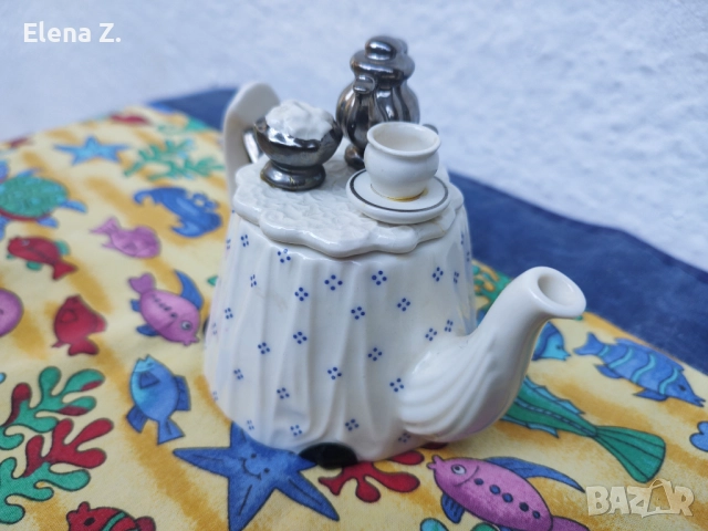 Малък декоративен чайник Table for one на Paul Cardew, снимка 3 - Колекции - 52344732