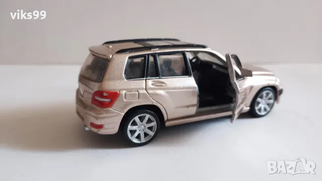 Mercedes Benz GLK Class Maisto 1:40, снимка 5 - Колекции - 47225186